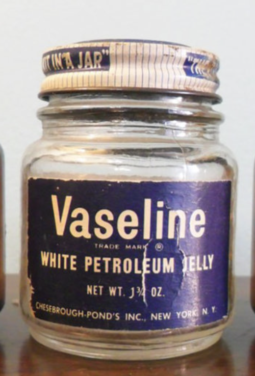Older early 19020s Vaseline logo